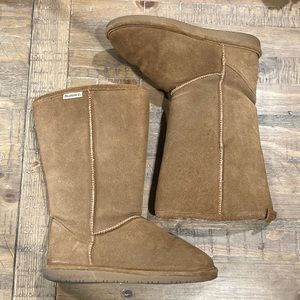 Bearpaw Boots Emma Tall (hickory/suede)